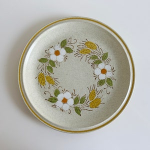 Hearthside Prairie Flowers Garden Festival Yellow Stoneware Dinner Plates Japan Vintage