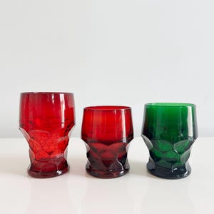 Anchor Hocking Georgian Ruby Red, Forest Green Drinking Glasses Vintage USA 1970s