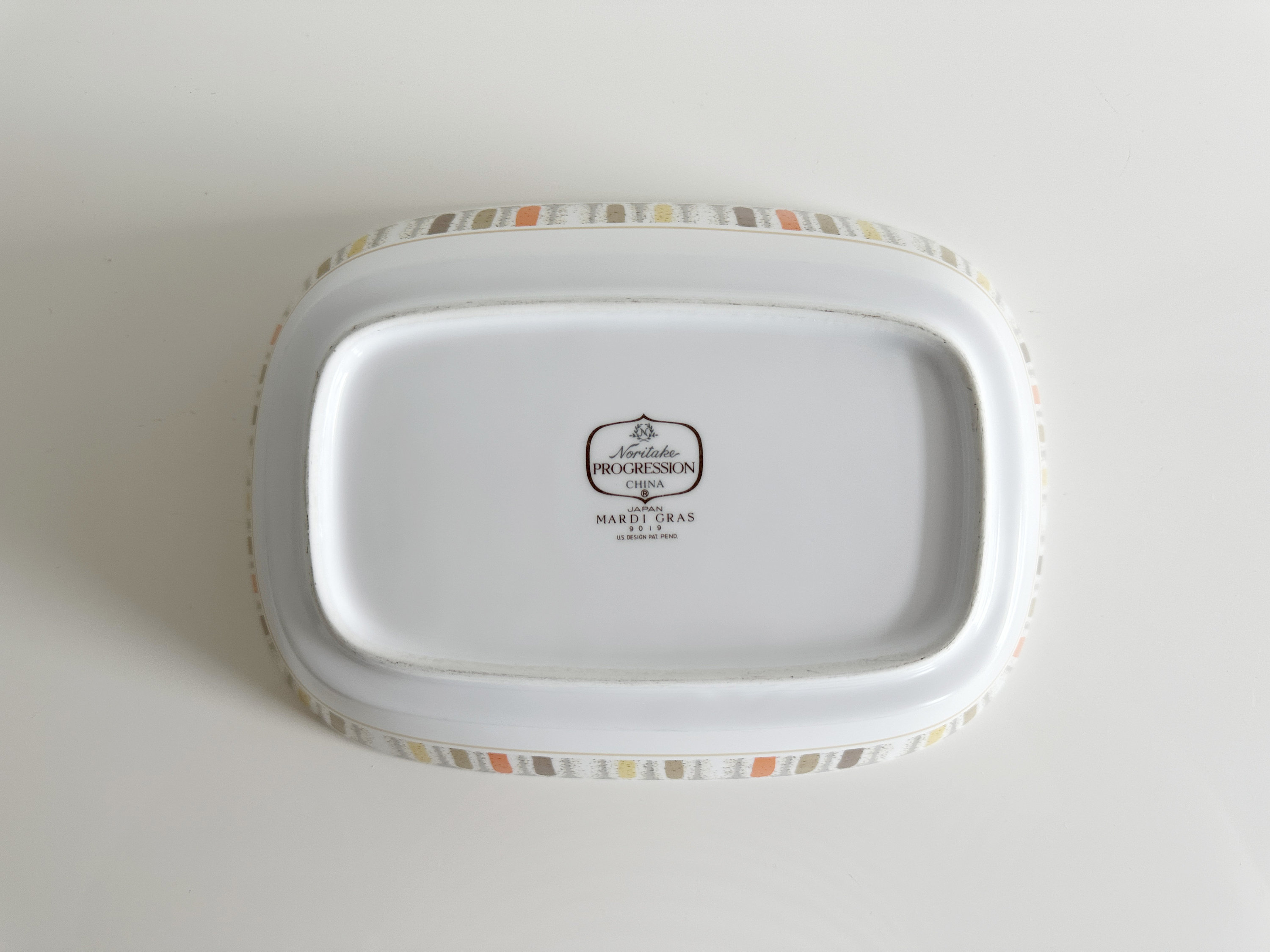 Noritake Progression China Mardi Gras Pattern Small Plates