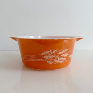 Pyrex Autumn Harvest Wheat Orange Round Casserole Dish #474 1.5L Vintage 1980s