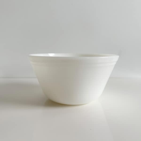 Federal Glass Milkglass Mixing Bowls Vintage 1950s
