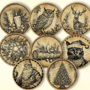 Peut inclure: Ensemble de dessous de verre vintage sur le thème de Noël. Chaque dessous de verre présente un design différent, notamment un hibou, un cerf, le Père Noël, un sapin de Noël, un chat avec un bonnet de Père Noël, des bougies et un pentagramme. Tons sépia et bordures décoratives.