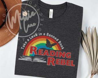 Banned Books Reader Shirt, Rebell lesendes Regenbogen T-Shirt, Retro Freiheit zum Lesen Aktivist Tshirt, Bookish Rundhalsausschnitt, Buchliebhaber Anti Book Ban Geschenk