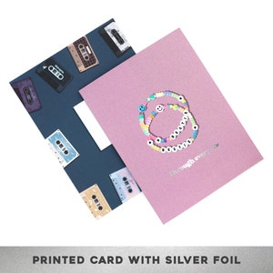 FOIL DE PLATA a través de cada época, tarjeta de los años 90, tarjeta pensando en ti, pulsera de amistad, tarjeta de amor, tarjeta de cuidado, tarjeta de amistad, tarjeta BFF