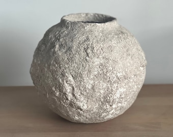Handmade Paper Mache Vase: Minimalist Eco-Friendly Decor