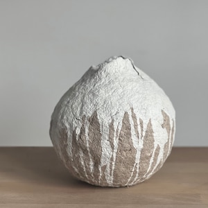 Paper Mache Vase, Handmade Naturel with White Touch Vessel, Minimal Modern Vase, Recycled Paper Pulp Vase, Eco Friendly, Sustainable Gift