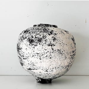 Paper Mache Vase, Handmade Paper Vessel, Minimal Modern Vase, Recycled Paper Pulp Vase, Eco Friendly Home Decor, Sustainable Gift, Wabi Sabi