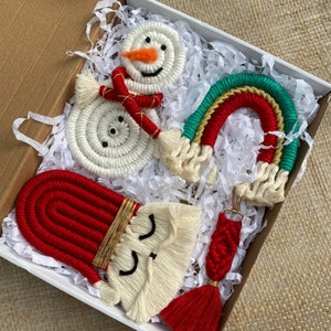 Makramee Weihnachtsschmuck,Weihnachtsdeko,Weihnachtsgeschenk İdeas,Weihnachtsmann,Weihnachtsbaum,Makramee Schlüsselanhänger,Weihnachtsgeschenkbox,