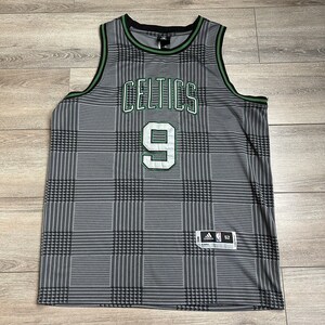 Jersey Boston Celtics Raj Rondo  Celtics apparel, Boston celtics, Black  and white man
