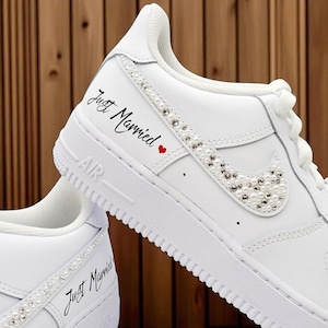 Personalized Just Married Air Force 1 Sneaker, Wedding Sneakers for Bride, Hand Painted Bridal Gift, White Pearl Bridal AF1 Shoes