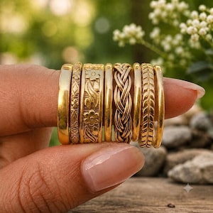 Solid Brass Ring, Set of 8 Stacking Ring, Pure Brass Ring, Anniversary Gift, Handmade Ring, Everyday Wire Ring, Woman Jewellery, Boho Ring,