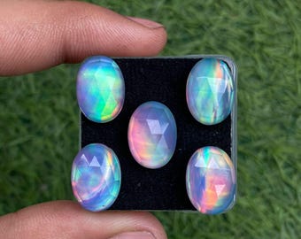 Gemma di opale Aurora calibrata, forma ovale 10 x 14 mm, doppietto di opale Aurora taglio rosa per la creazione di gioielli in argento, lato posteriore piatto