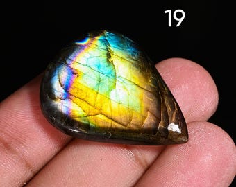 Labradorite di altissima qualità, forme e dimensioni miste, pietra preziosa lucidata a mano, cabochon al prezzo più basso, lotto all'ingrosso per tutti i tipi di gioielli.