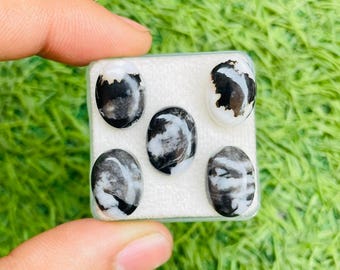 Lotto di cabochon ovali calibrati in turchese White Buffalo con retro piatto, ideali per la creazione di gioielli fatti a mano, dimensioni: 10 x 14 mm
