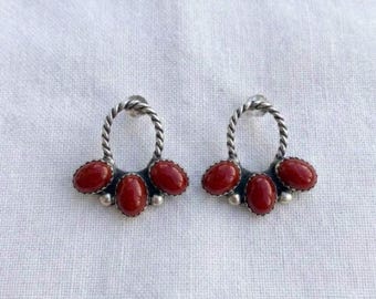 Pendientes de racimo de coral rojo auténtico, pendientes de plata de ley 925 estilo suroeste, pendientes bohemios con borde de cuerda estilo nativo americano, regalo para ella.
