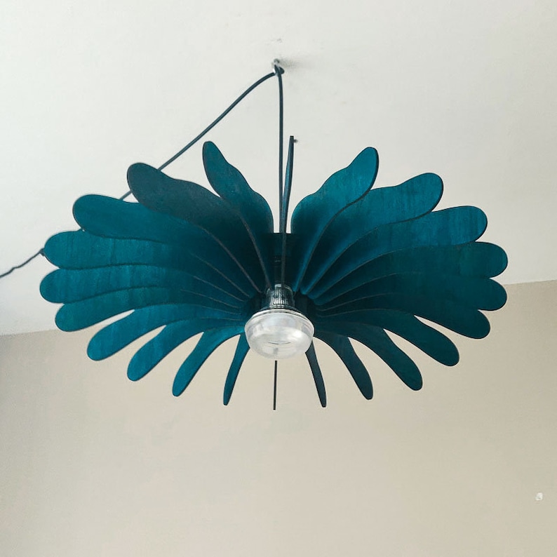 Grande Suspension luminaire design en bois Rio Grande Huilé Et Teinté idée cadeau Saint Valentin et anniversaire luminaire Bleu verdâtre