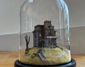 Psycho Bates House Miniature Diorama in Glass Dome | Handmade Movie Prop Replica Gothic Home Decor | Alfred Hitchcock | Gift for Movie Lover