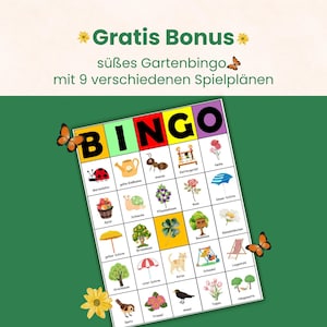 Pu&ograve; includere: Una cartella di bingo a tema giardino con una griglia di illustrazioni colorate di natura, animali e oggetti da esterno, con etichette in tedesco. La carta &egrave; decorata con farfalle arancioni e fiori gialli su uno sfondo verde scuro.
