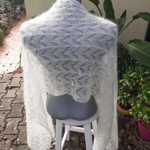 Hand-knitted off-white silk and mohair stole image 3