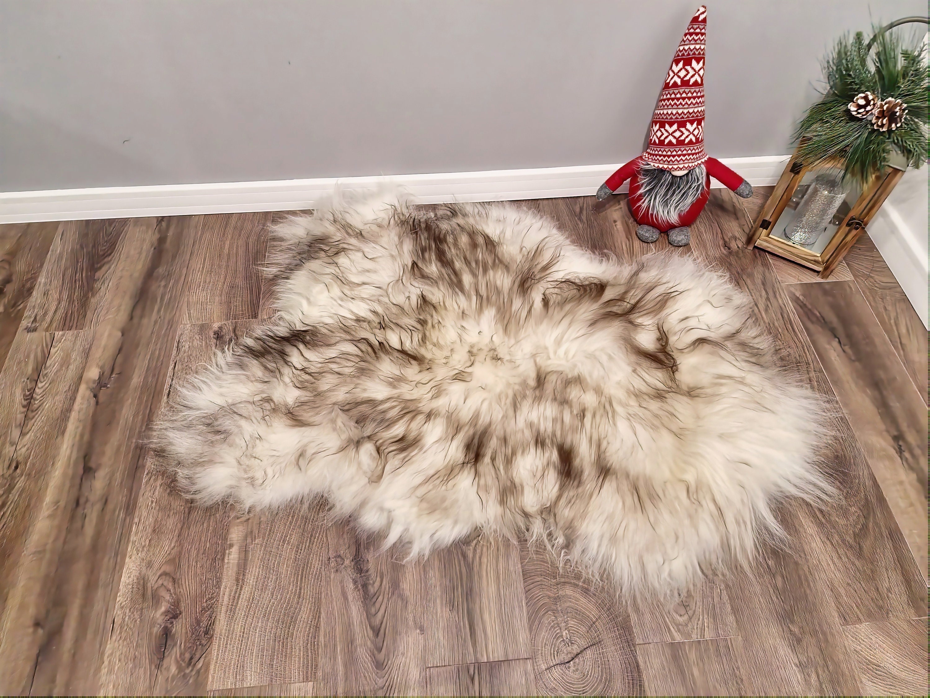 本物のムフロングレーシープスキンラグ：アイスランドラムスキンスロー