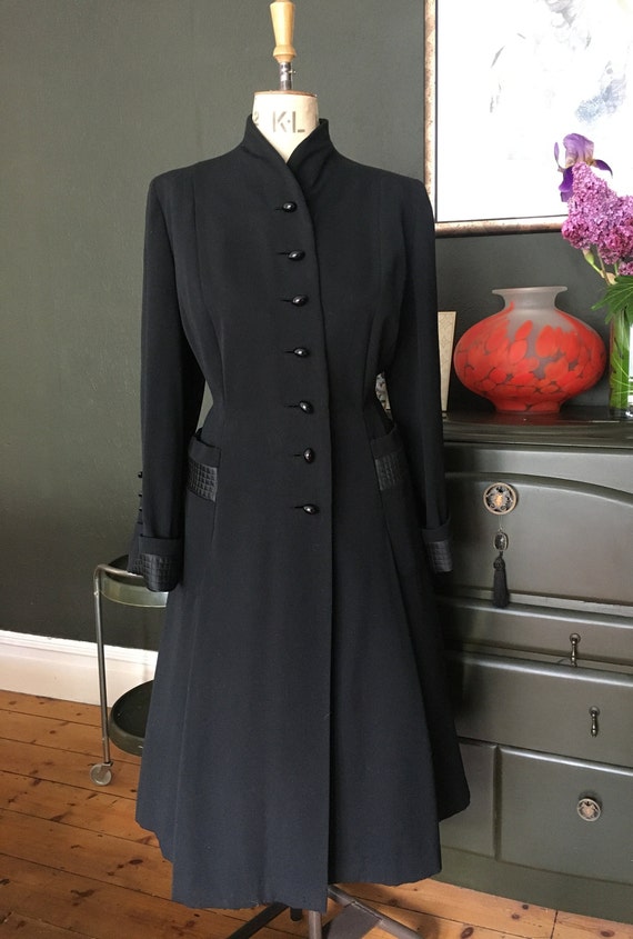 1940's Vintage Coat size UK 14-16 - image 1