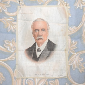 Lord Balfur Cigarette Silk - Wunderschönes großes Seidenportrait 1900s