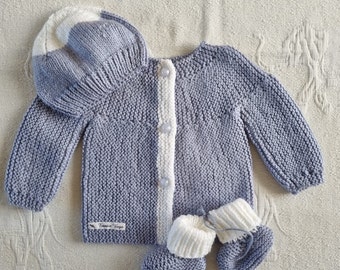 Ensemble layette tricoté mains, brassière, bonnet, chaussons