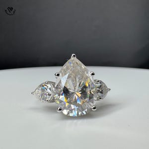 4 Carat IGI Certified E VVS2 Three Stone Pear Cut Lab grown Diamond Engagement Ring 18K White Gold  Pear Shape Diamond Ring for women