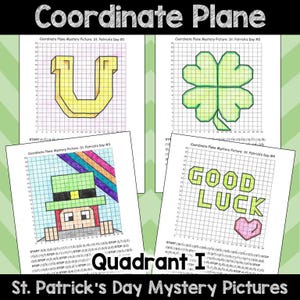 Op de afbeelding: Vier printbare werkbladen voor kinderen om te oefenen met het plotten van punten op een coördinatenvlak. Elk werkblad bevat een afbeelding met een thema van St. Patrick's Day om in te kleuren door de punten met elkaar te verbinden. De afbeeldingen omvatten een hoefijzer, een klavertjevier, een kabouter en de woorden "VEEL GELUK" met een hart.