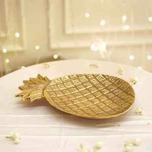 Metal Pineapple Shape Tray Tropical Wedding jewelry holder Aesthetic room décor vanity tray Bathroom Tray Organizer forJewelry, Sister Gift