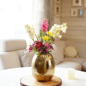 Goldene Gehämmerte Knospe / Ovale Form Vase für Wohnkultur, Eckvase, Boho Dekor, Eisenvase, Tischdekor | Herzstück Vase, Geburtstag Geschenk