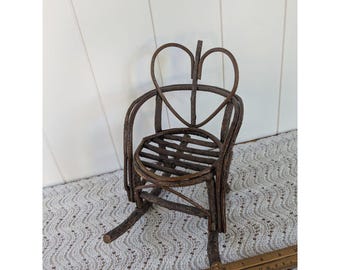 Mecedora de ramas en miniatura para muñecas - Corazón - 25 cm