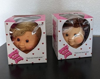 2 Vintage "Sweet Love Kids" Puppenköpfe - Blonde Zöpfe und Braune Locken