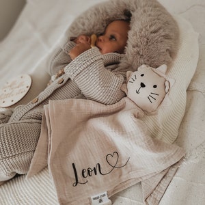 Kuscheltier Baby personalisiert Kuscheltuch mit Name Schmusetuch mit Namen Ein persönliches Geschenk zur Geburt für Mädchen und Jungen Bild 2