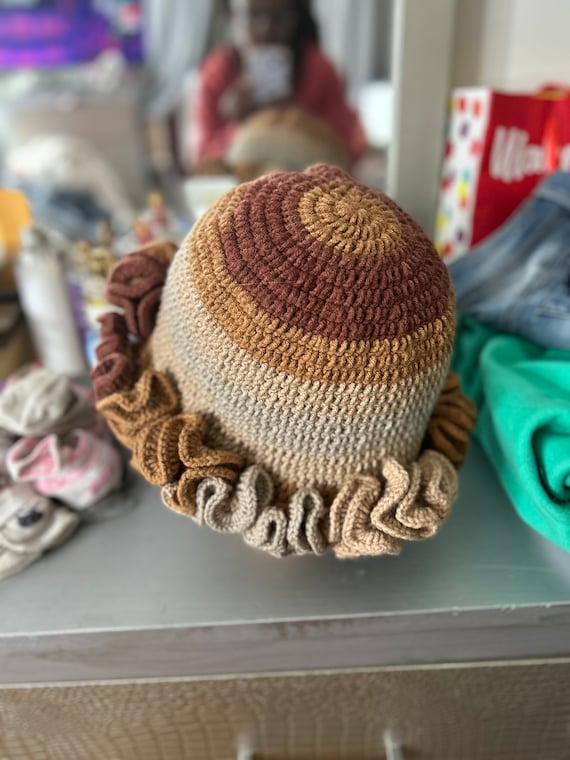 Crochet Ruffle Bucket Hat Pattern: Trendy Beanie (PDF  display picture 3