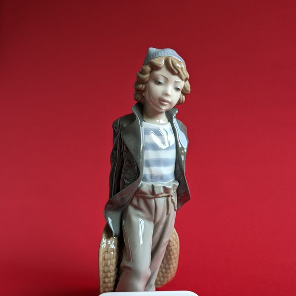 Rare Vintage Retired figurine Shipboy with Basket  by Lladró in brilliant conditions, #01005055, Collectable