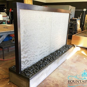Stainless Steel Mesh Water Wall Fountain: Modern Indoor/Outdoor Water Feature