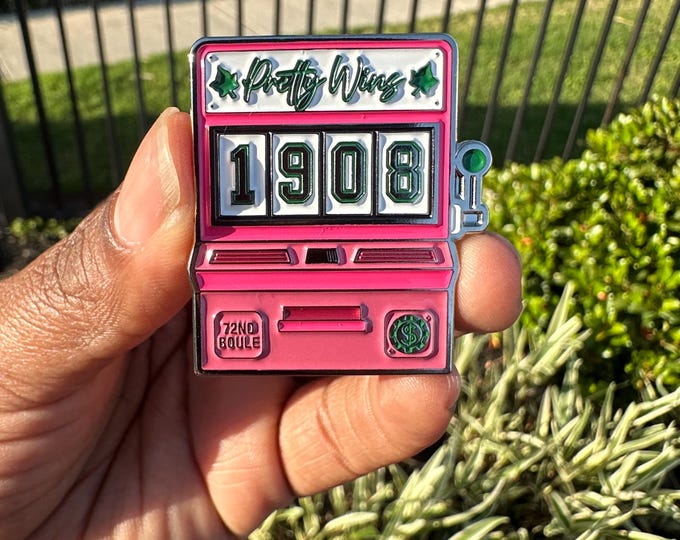 Pretty Wins Slot Machine Pin