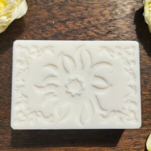 Goat&#39;s Milk Soap. Exfoliator. Dry Skin. Moisturiser