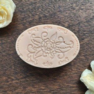 Vanilla Soap. Exfoliator. Dry Skin. Moisturiser