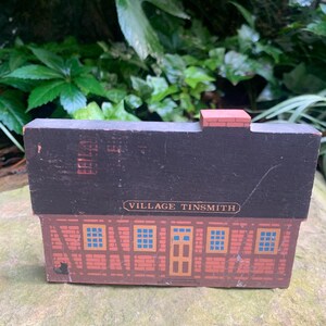 Vintage 1989 Cat's Meow Village Paintsmith Series VII House Miniature