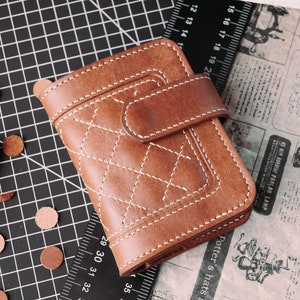Elegancia de prestigio bronceado: cartera de cuero genuino Ragna: estilo distintivo, artesanía impecable