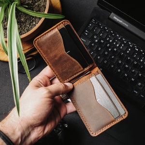 Kleo V2: una sinfonía de estilo en piel auténtica: eleve su elegancia con cada toque