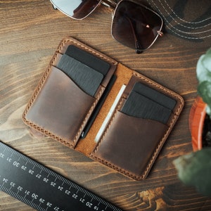 Zaun Chic : portefeuille en cuir véritable – Rehaussez votre transport quotidien avec un style distinctif et un savoir-faire artisanal