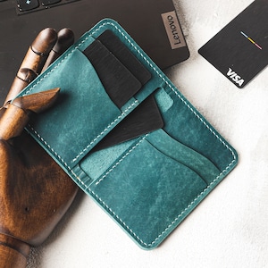Ocean Green Prestige: Cartera de piel auténtica de Zaun: un toque de elegancia, elaborada con una precisión inigualable