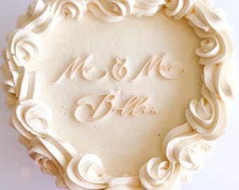 Decorazione per torta Just Married in acrilico, stile vintage, a forma di cuore, per mini torte, con scritta personalizzata, ideali per matrimoni e fidanzamenti. - Italia