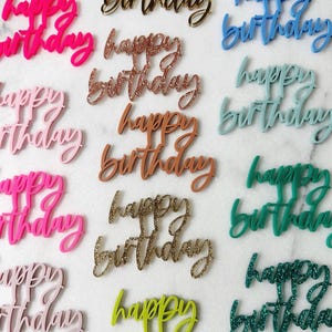 Aangepaste acryl Happy Birthday-cupcaketopper: bedel met schrift