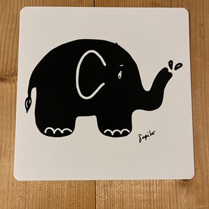 Cartão de contraste 'Elefante' da SapitoBaby para bebês e recém-nascidos para apoio precoce