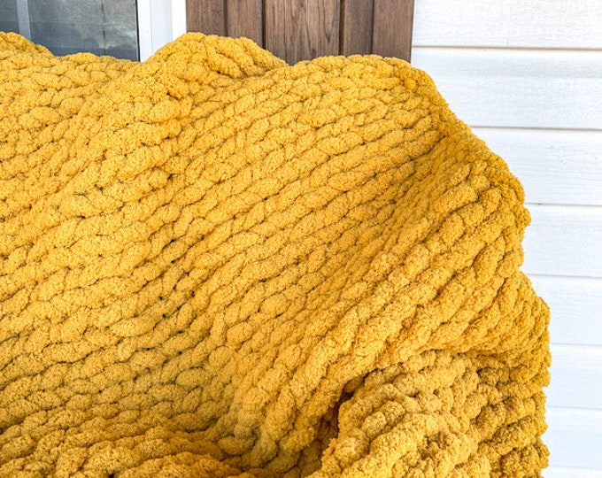 Chunky knit ultra soft handmade throw blanket