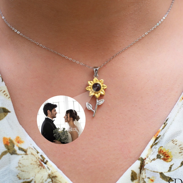 Sunflower Photo Projection Necklace, Personalized Silver/Gold Stereoscopic Necklace, Memorial Photo Pendant for MAMA, Birthday Gift for Her